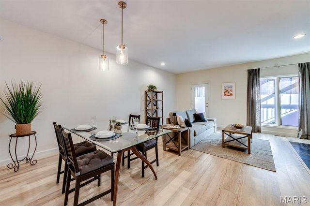 4111 W Pine Boulevard 11, St Louis, MO 63108