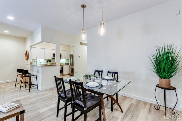 4111 W Pine Boulevard 11, St Louis, MO 63108