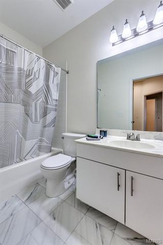 4111 W Pine Boulevard 11, St Louis, MO 63108