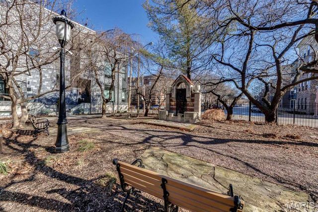 4111 W Pine Boulevard 11, St Louis, MO 63108