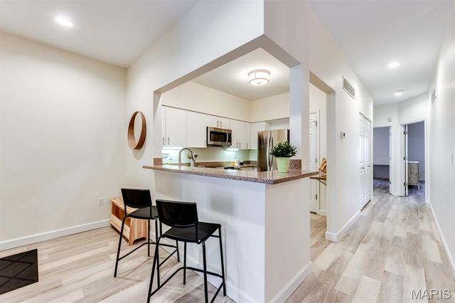 4111 W Pine Boulevard 11, St Louis, MO 63108