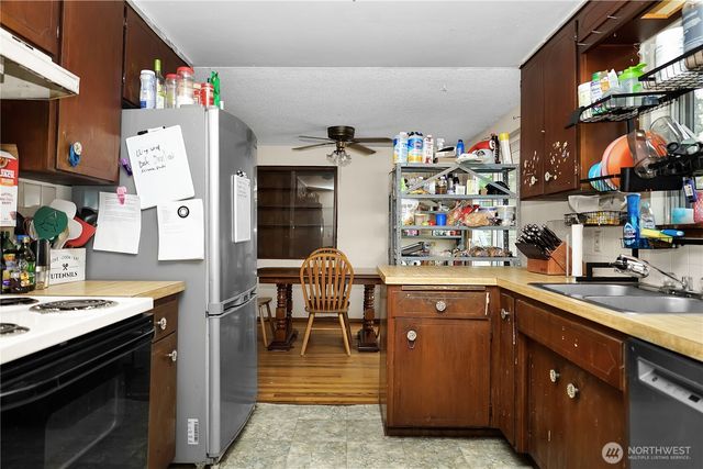 22304 113th Place SE, Kent, WA 98031