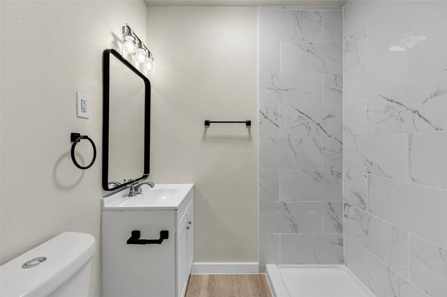 305 NW 23rd Street 101, Fort Worth, TX 76164