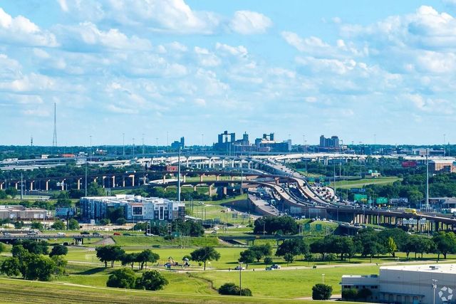 305 NW 23rd Street 101, Fort Worth, TX 76164