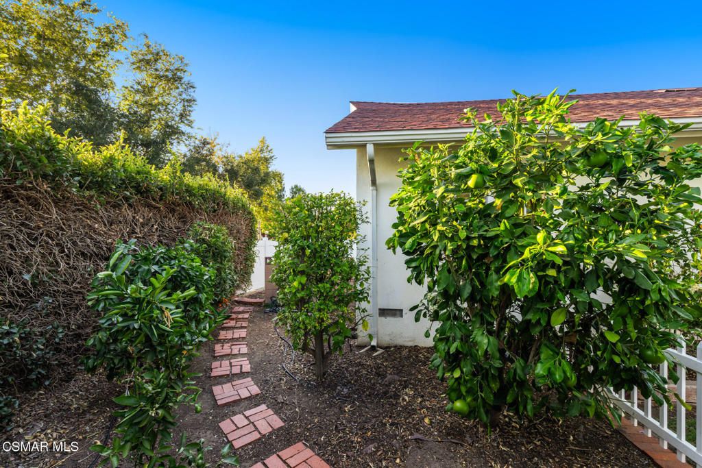 Image 26 of property listing at 3792 Danmont Court, Newbury Park, CA 91320