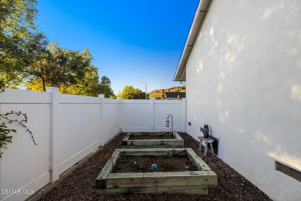 Image 27 of property listing at 3792 Danmont Court, Newbury Park, CA 91320
