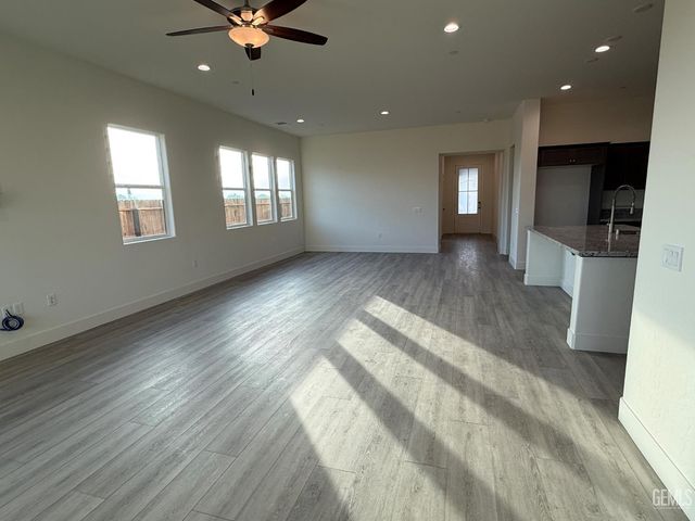 6702 Wanderer Way, Bakersfield, CA 93314