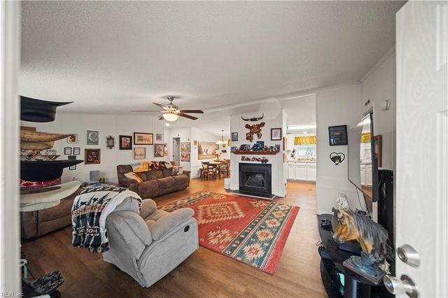 1913 Whaleyville BLVD, Suffolk, VA 23434