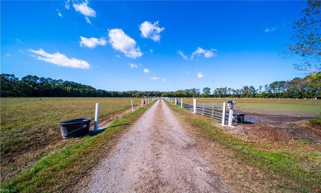 1913 Whaleyville BLVD, Suffolk, VA 23434