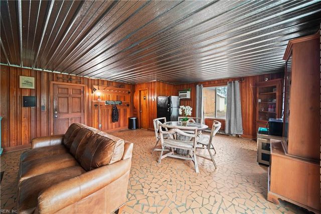 1913 Whaleyville BLVD, Suffolk, VA 23434