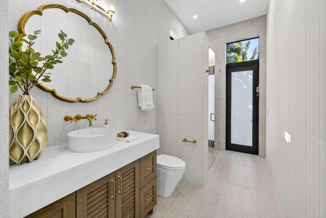 212 Gregory Place, West Palm Beach, FL 33405