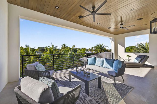 212 Gregory Place, West Palm Beach, FL 33405