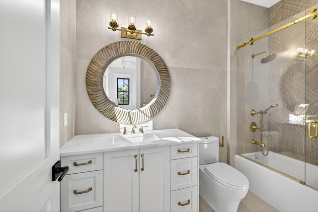 212 Gregory Place, West Palm Beach, FL 33405