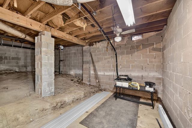 16 Cambre Circle, Hot Springs Village, AR 71909