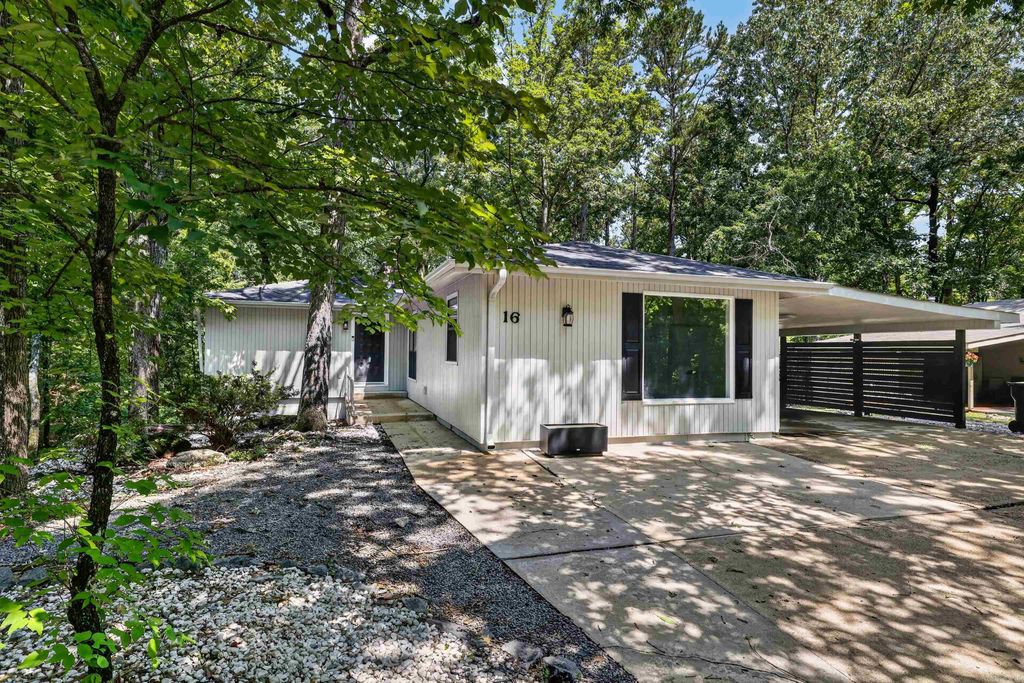16 Cambre Circle, Hot Springs Village, AR 71909