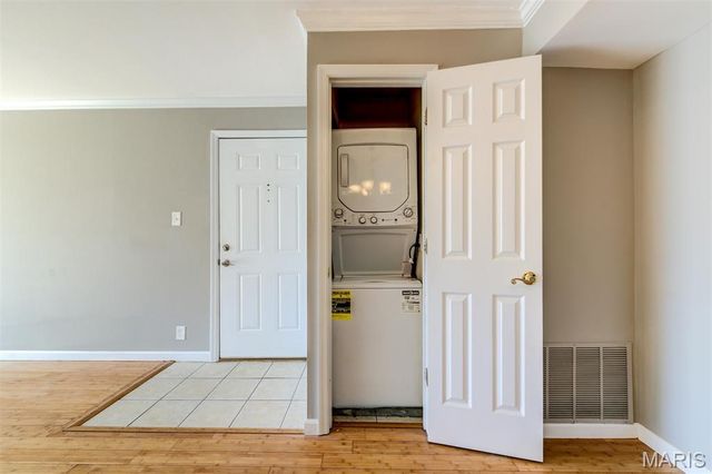 530 Nirk Avenue G, St Louis, MO 63122