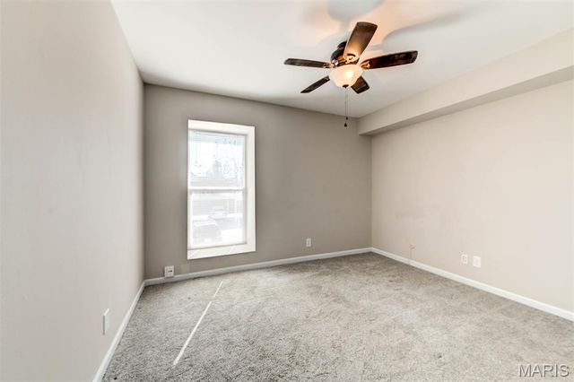 530 Nirk Avenue G, St Louis, MO 63122