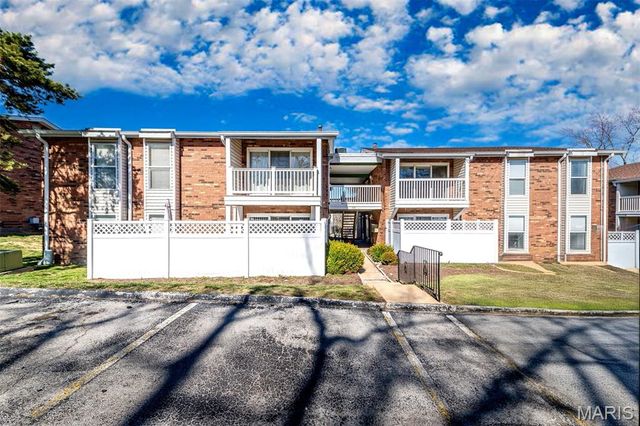 530 Nirk Avenue G, St Louis, MO 63122