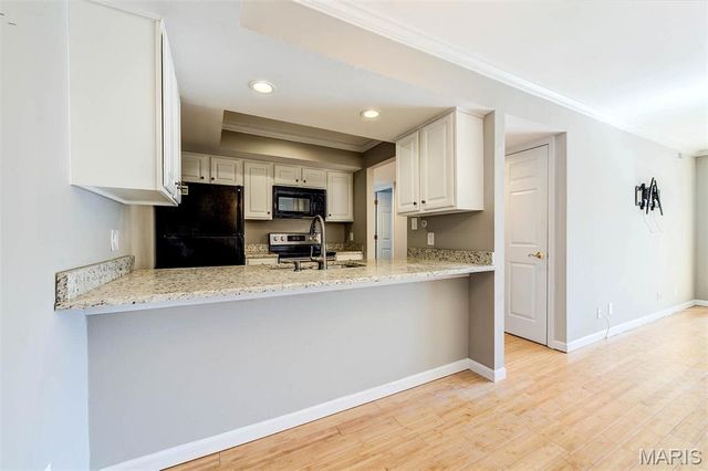 530 Nirk Avenue G, St Louis, MO 63122