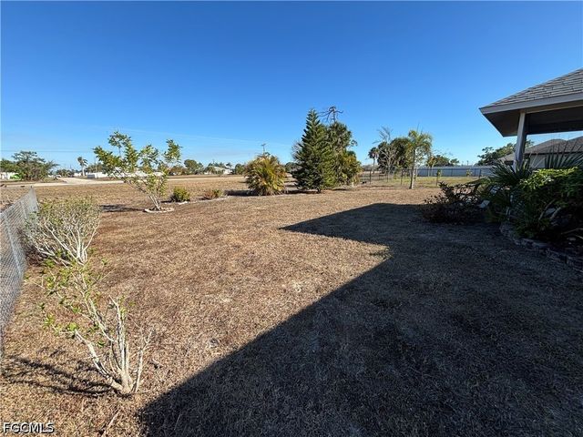 1213 SW 8th PL, Cape Coral, FL 33991