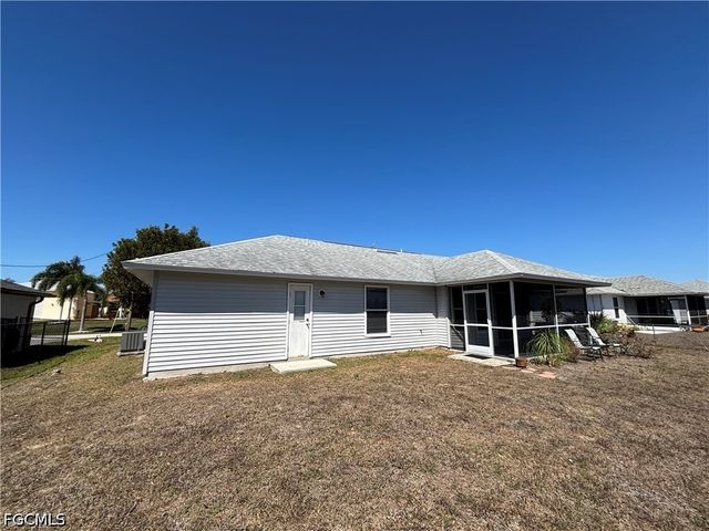 1213 SW 8th PL, Cape Coral, FL 33991