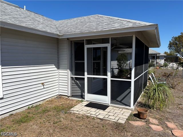 1213 SW 8th PL, Cape Coral, FL 33991