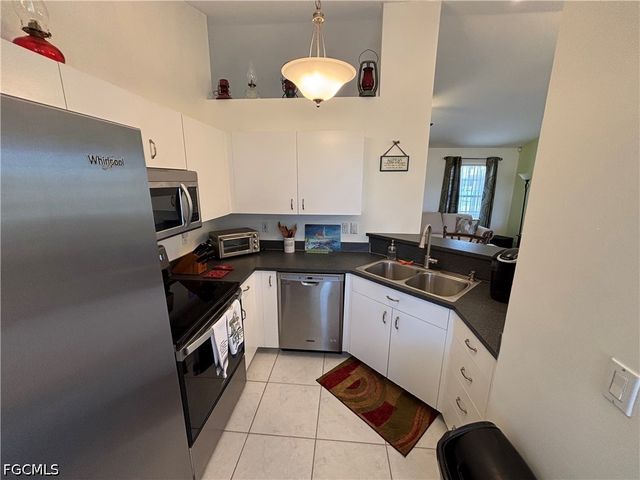 1213 SW 8th PL, Cape Coral, FL 33991