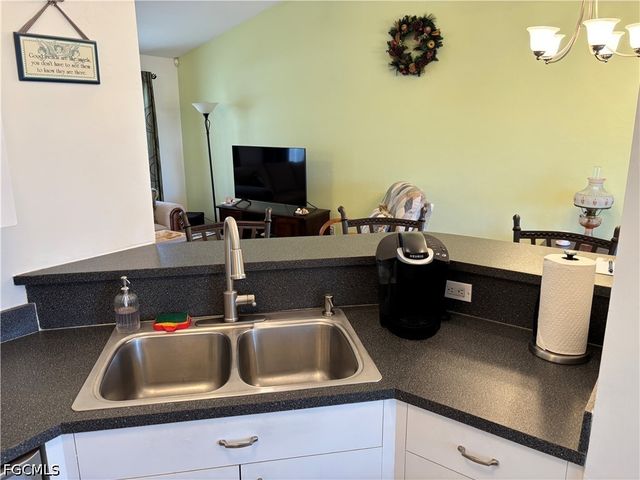 1213 SW 8th PL, Cape Coral, FL 33991