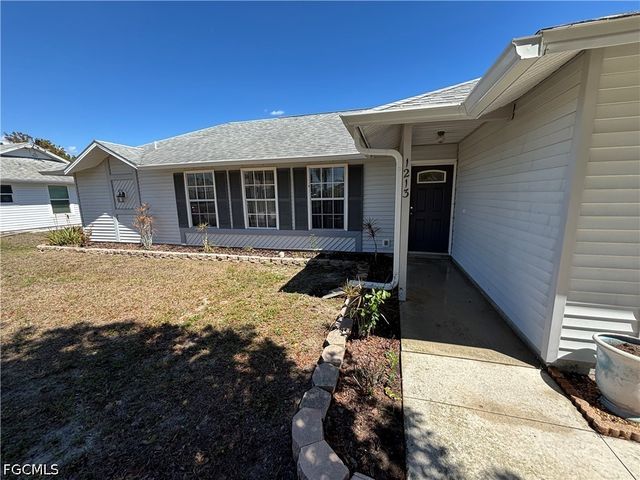 1213 SW 8th PL, Cape Coral, FL 33991