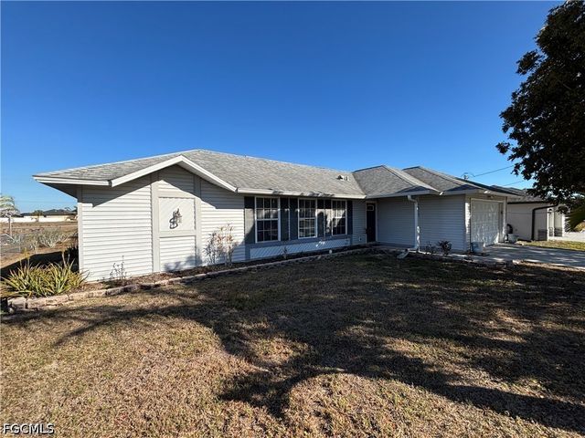 1213 SW 8th PL, Cape Coral, FL 33991