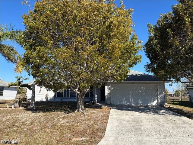 1213 SW 8th PL, Cape Coral, FL 33991