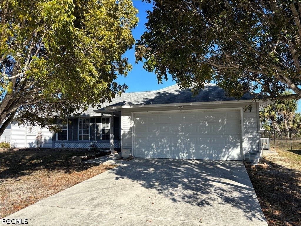 1213 SW 8th PL, Cape Coral, FL 33991