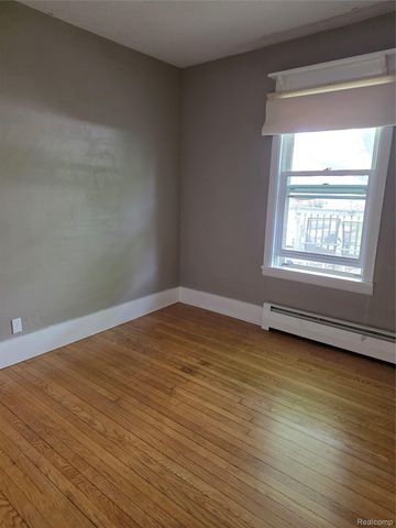 403 East Road, Holly Village, MI 48442