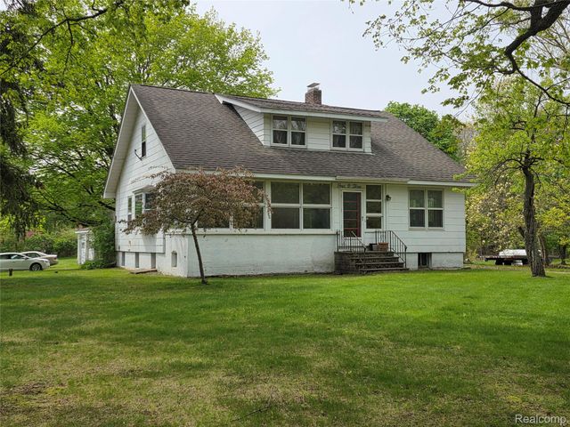 403 East Road, Holly Village, MI 48442