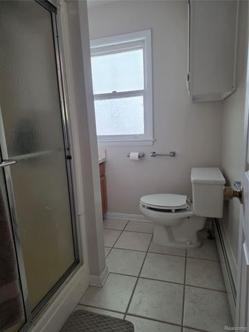 403 East Road, Holly Village, MI 48442