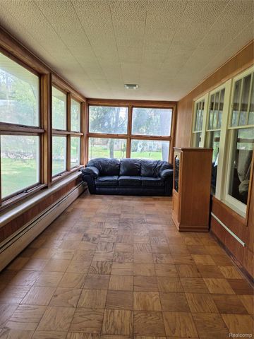 403 East Road, Holly Village, MI 48442