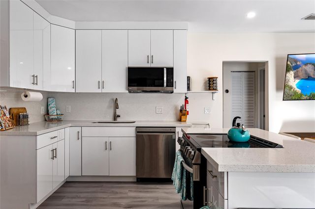 218 SW 7th Street, Dania Beach, FL 33004