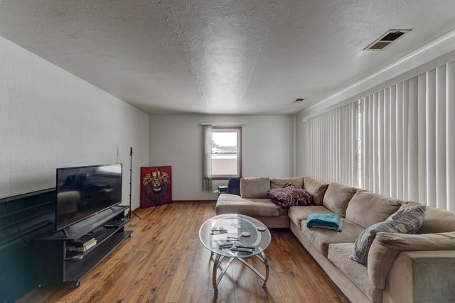 902 N Wood Street, Griffith, IN 46319