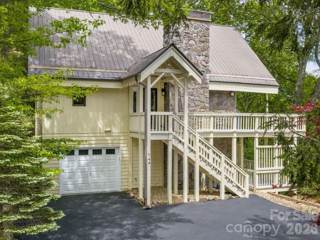 744 Laurel Ridge Road, Maggie Valley, NC 28751
