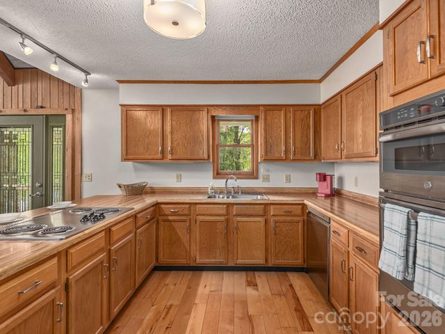 744 Laurel Ridge Road, Maggie Valley, NC 28751