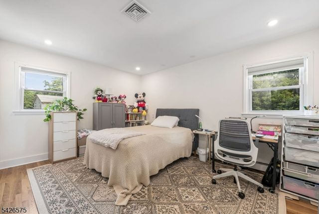 440 Yuhas Dr, Paramus Boro, NJ 07652