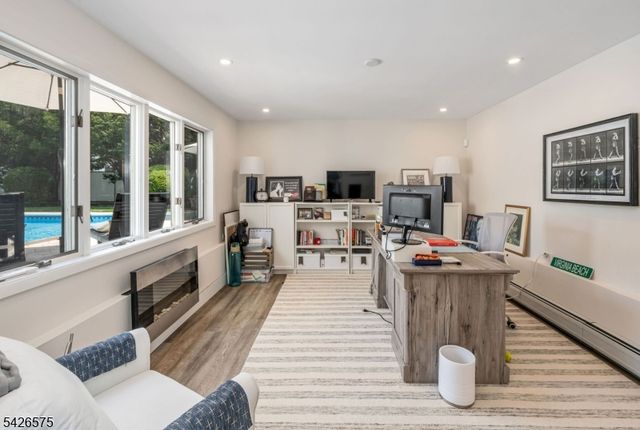 440 Yuhas Dr, Paramus Boro, NJ 07652