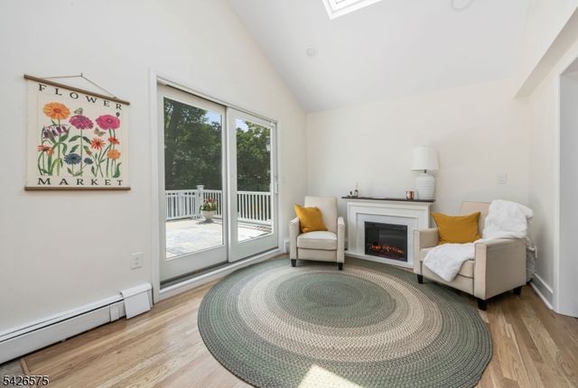 440 Yuhas Dr, Paramus Boro, NJ 07652