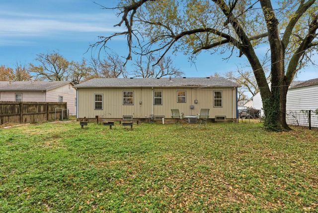 509 N 9th St, Towanda, KS 67144