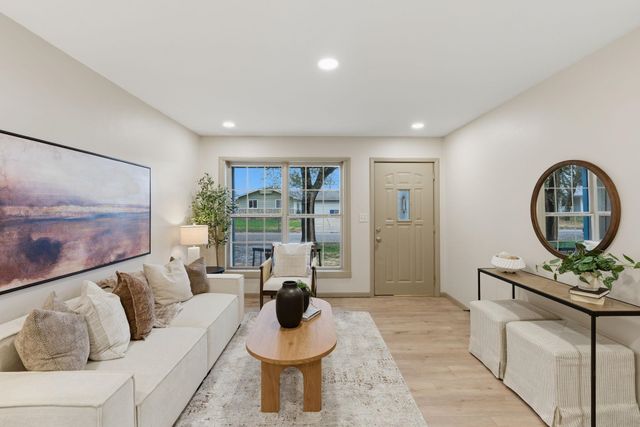 509 N 9th St, Towanda, KS 67144