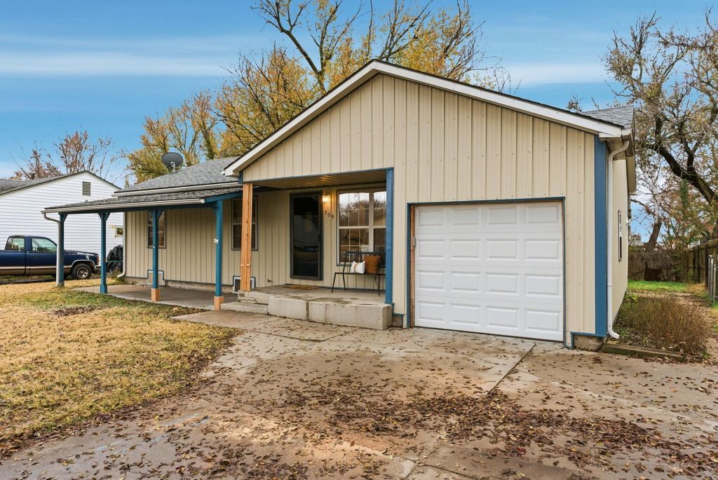 509 N 9th St, Towanda, KS 67144