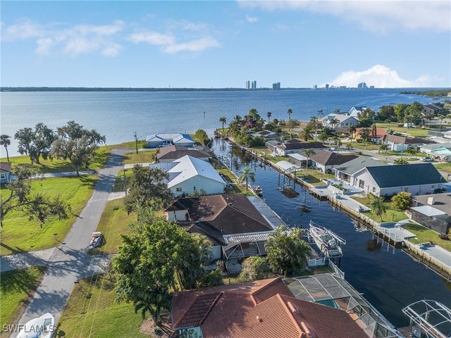1821 Stevenson RD, North Fort Myers, FL 33917