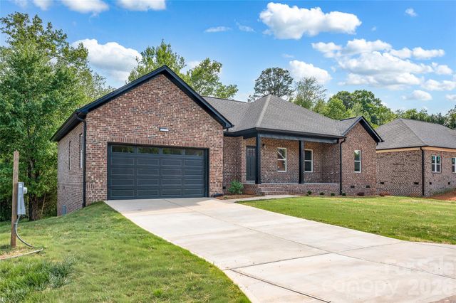 906 4th Street NE, Conover, NC 28613