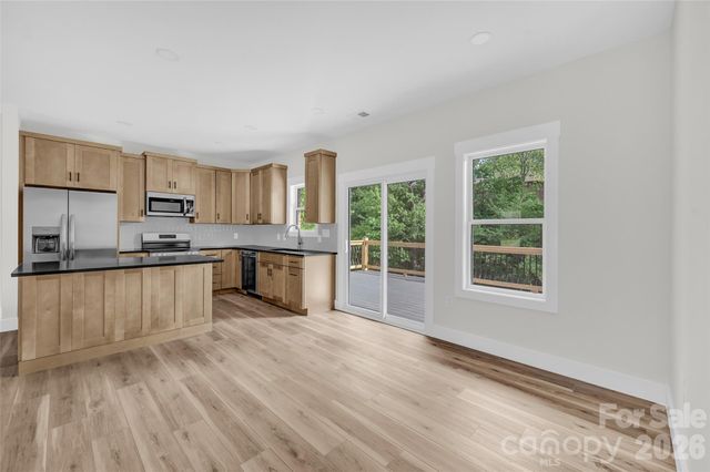 906 4th Street NE, Conover, NC 28613