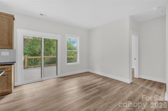 906 4th Street NE, Conover, NC 28613